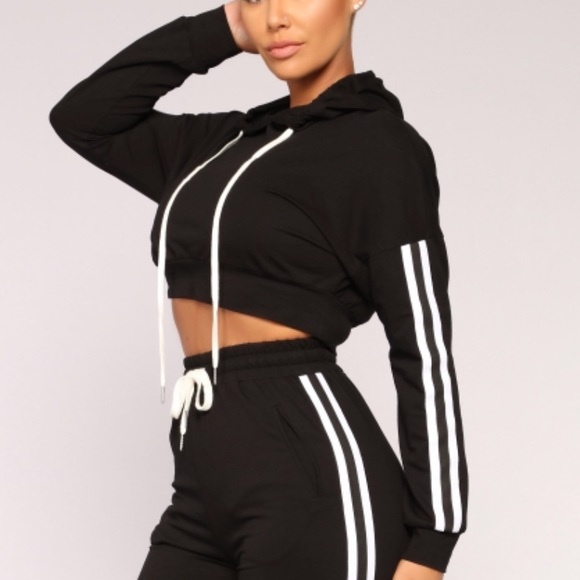 Fashion Nova Sweaters - NWT FASHION NOVA FROM THE BLOCK CROP HOODIE
